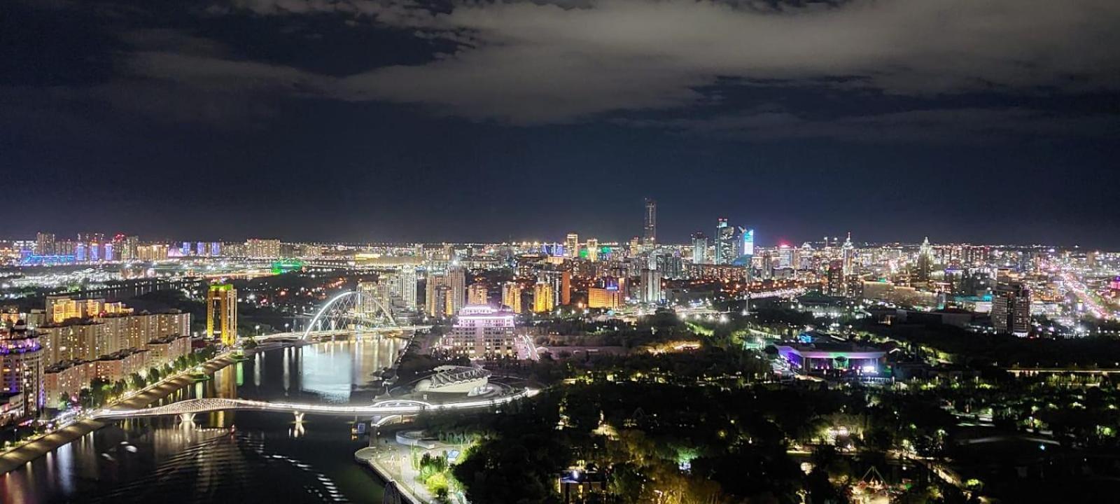 Апартаменты На Набережной С Панорамным Видом На 39 Этаже Astana Bagian luar foto